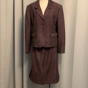 Women’s purple Sag Harbor skirt suit size14 petite